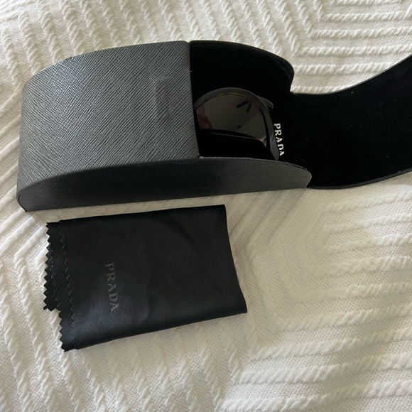 PRADA SPR 12Q 2AU-6S1 Sunglasses - Picture 3 of 9